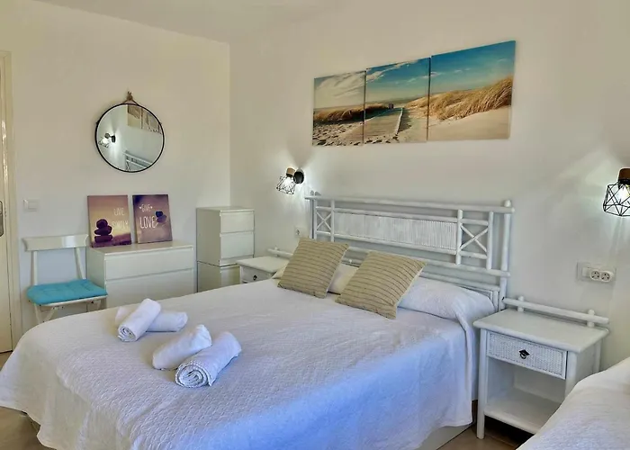 Apartmán Sa Vinjolita Con Piscina Junto La Playa *